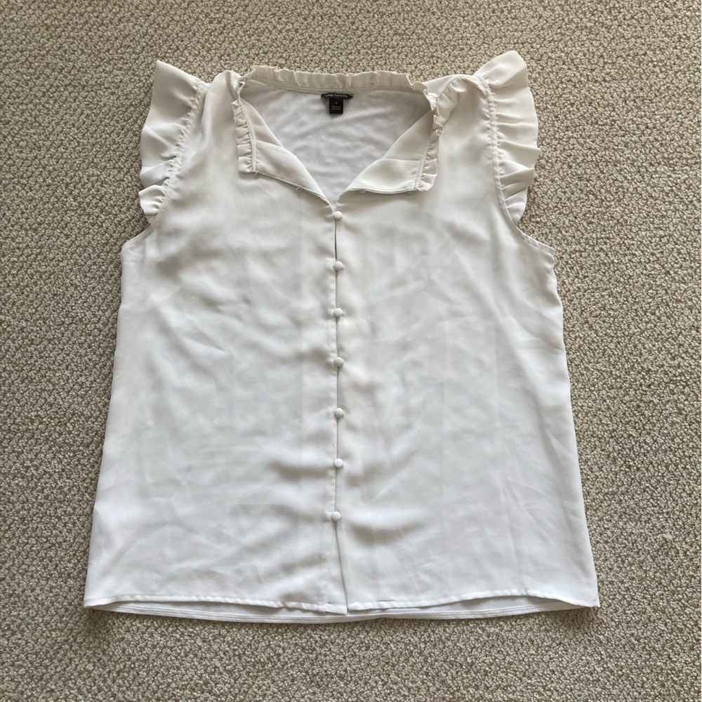 Ann Taylor Frilled Cap Sleeve Button Down Blouse Top Cream Size Medium Like New